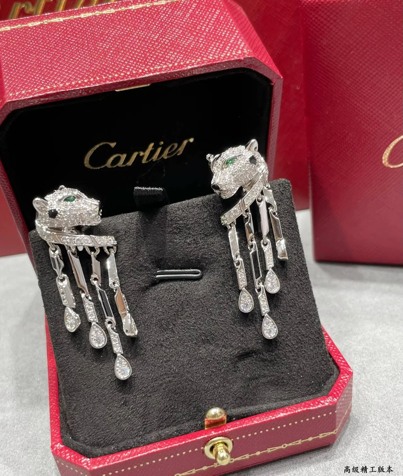 Cartier Panthère de Cartier رأس الفهد الماس المرصع عين الزمرد قطرة أونيكس قرط 3
