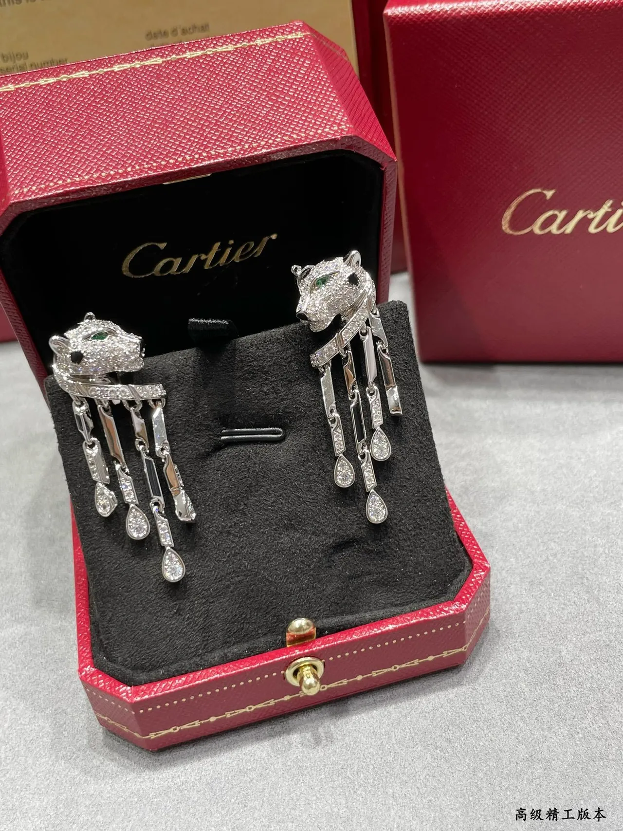 Cartier Panthère de Cartier رأس الفهد الماس المرصع عين الزمرد قطرة أونيكس قرط 7