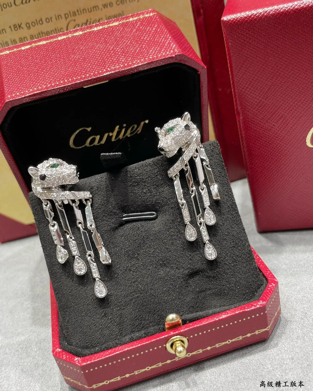 Cartier Panthère de Cartier رأس الفهد الماس المرصع عين الزمرد قطرة أونيكس قرط 8