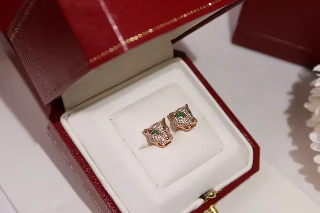 Cartier Panthère Gold Green Panther Head Motif Pavé-Set Crystals Earrings 6