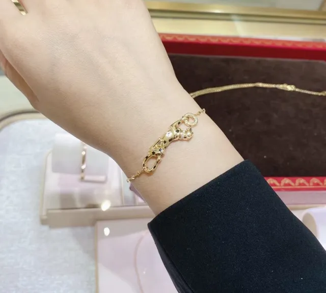 Cartier Panthère Panther Motif Oval-Link Bracelet 9