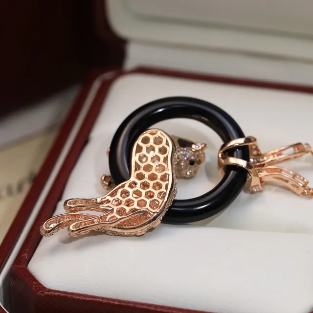 Cartier Panthère 豹子图案 Pavé 钻石 欧娜石 项链 2