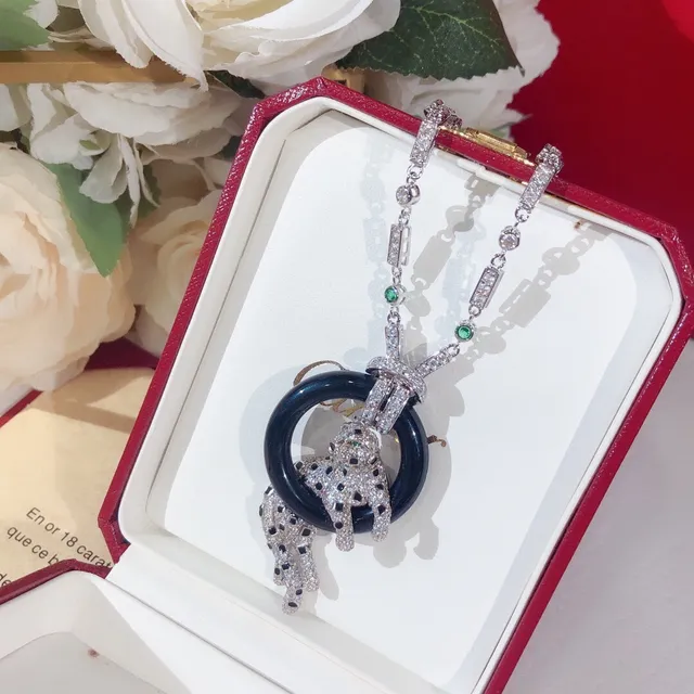 Cartier Panthère 豹子图案 Pavé 钻石 欧娜石 项链 6
