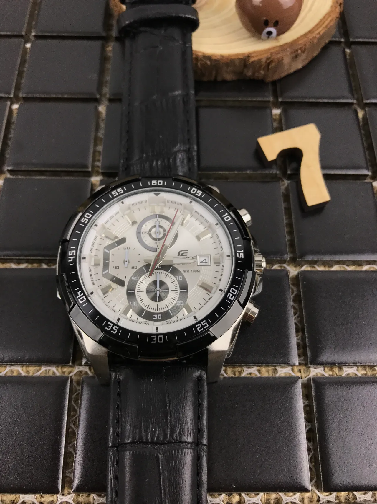 Casio Edifice Chronographe Bracelet en Cuir Noir Montre Sport 9