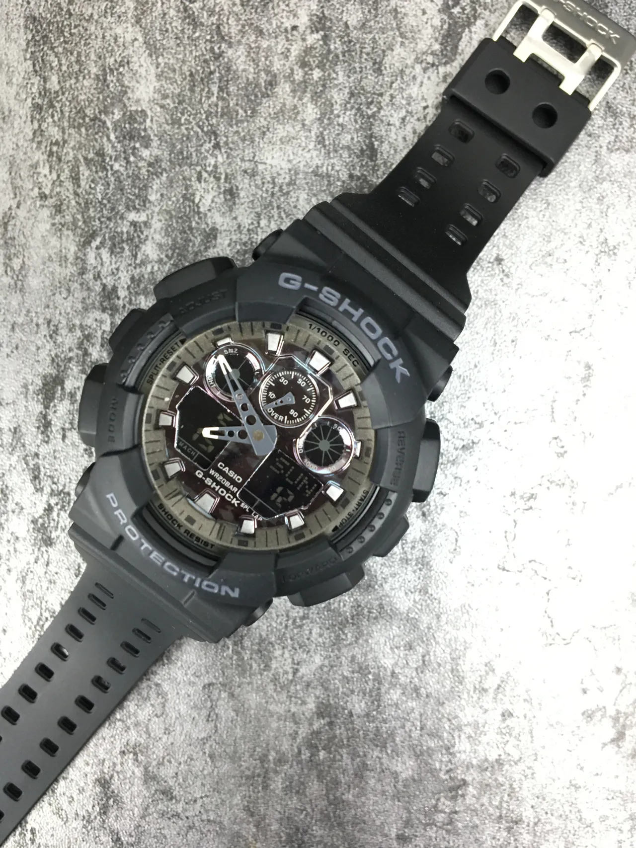 Casio G-Shock GA-100 磨砂黑树脂运动手表 5