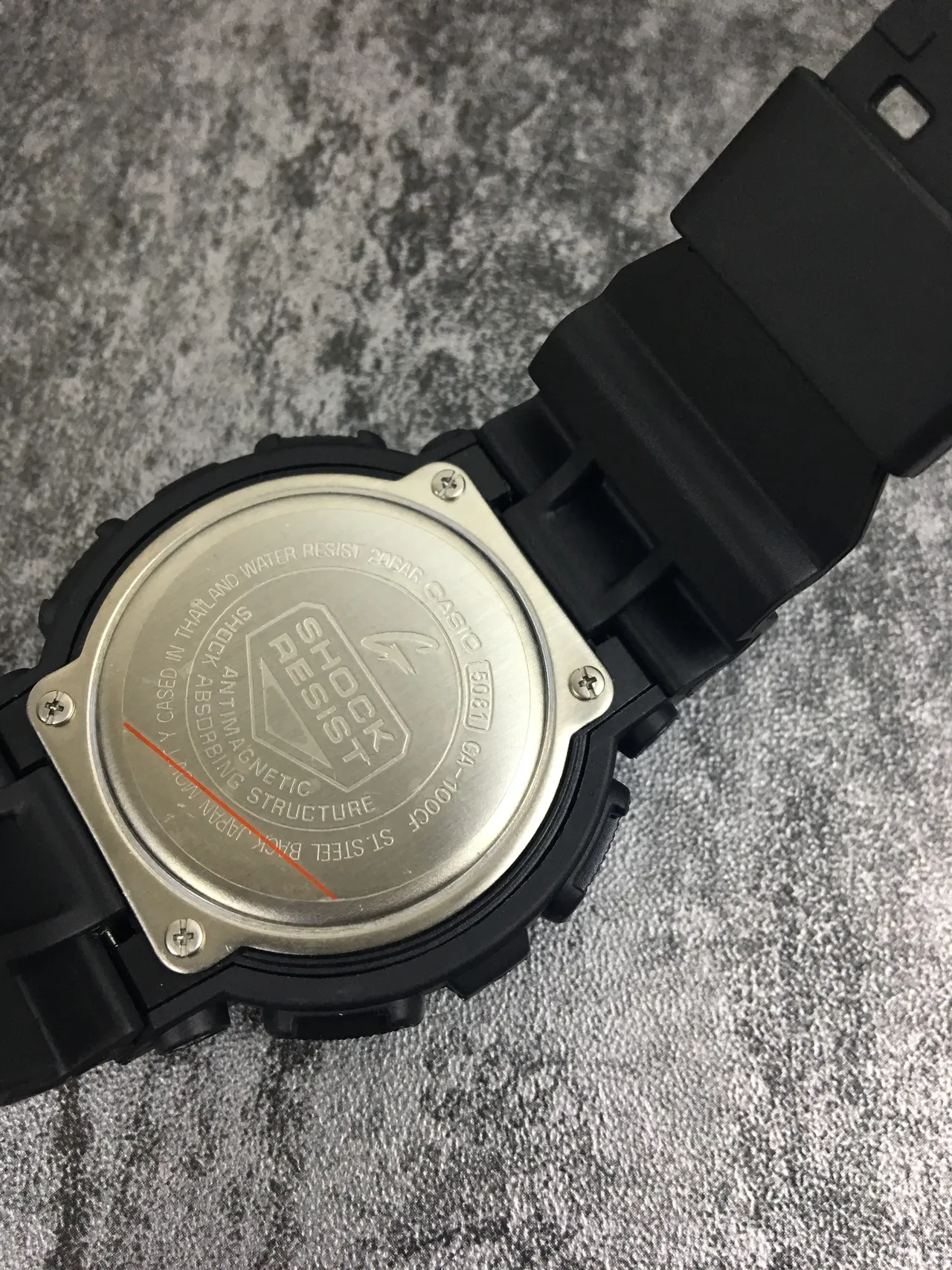 Casio G-Shock GA-100 磨砂黑树脂运动手表 9