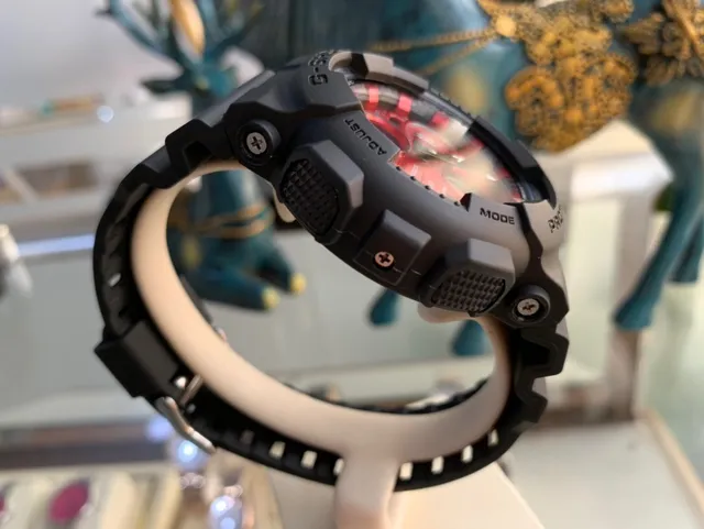 Casio G-Shock GA-100 लाल और काला स्पोर्ट्स वॉच 5