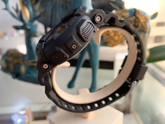 Casio G-Shock GA-100 लाल और काला स्पोर्ट्स वॉच 6