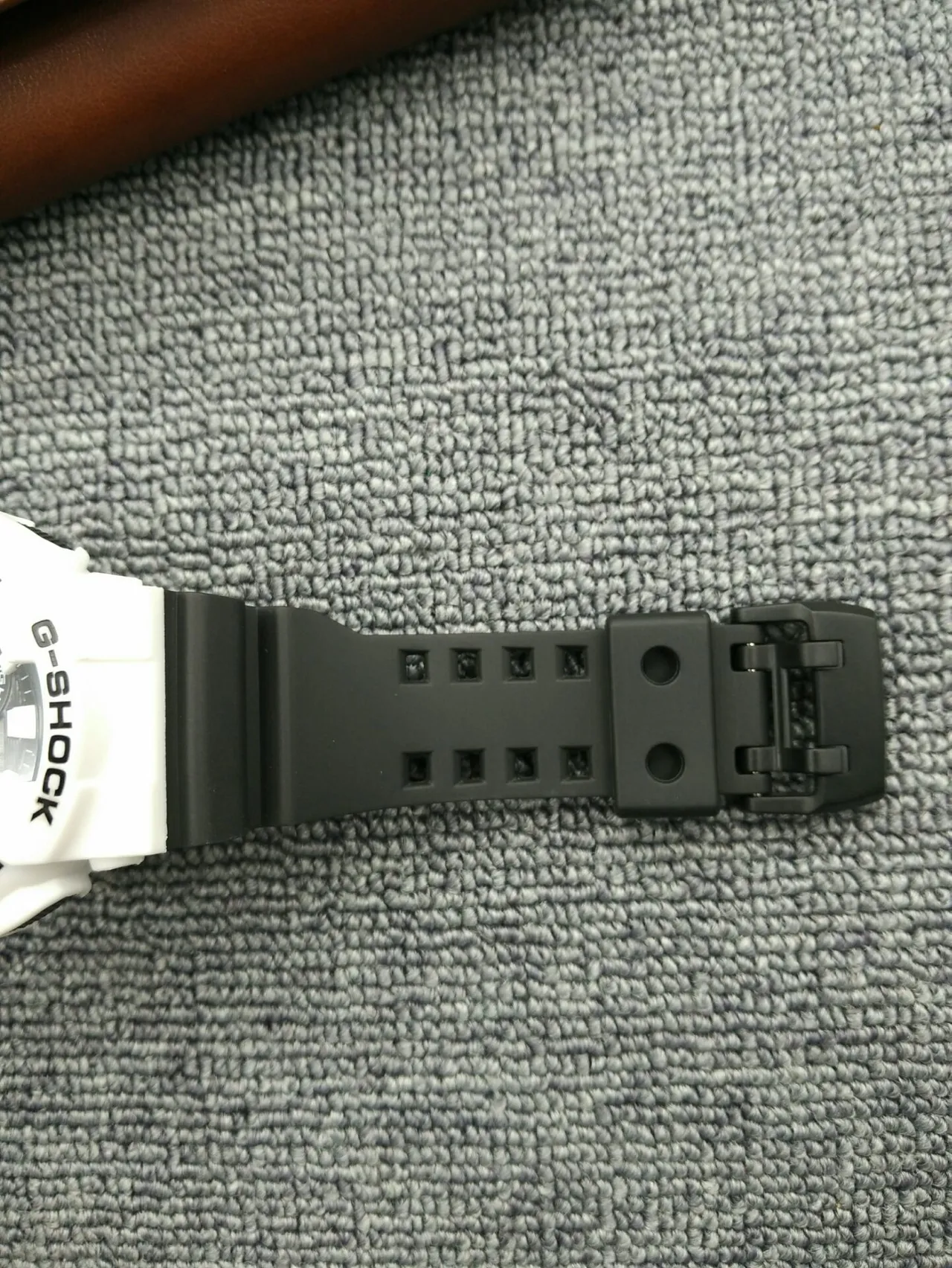 Casio G-Shock GA-100 白黑运动手表 3
