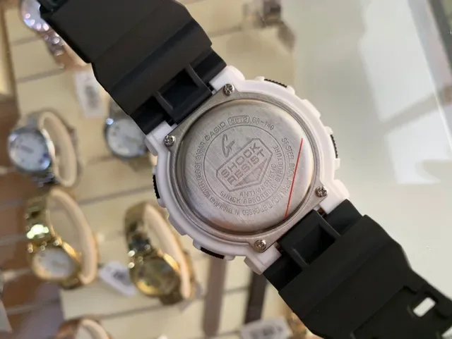 Casio G-Shock GA-100 ساعة رياضية أبيض وأسود 3