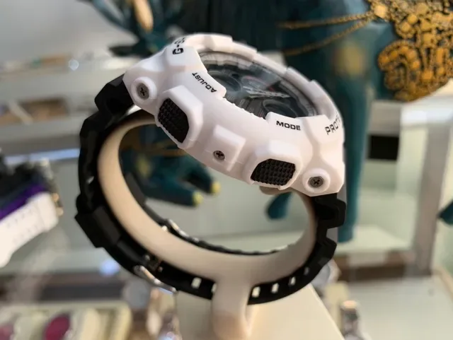 Casio G-Shock GA-100 ساعة رياضية أبيض وأسود 4