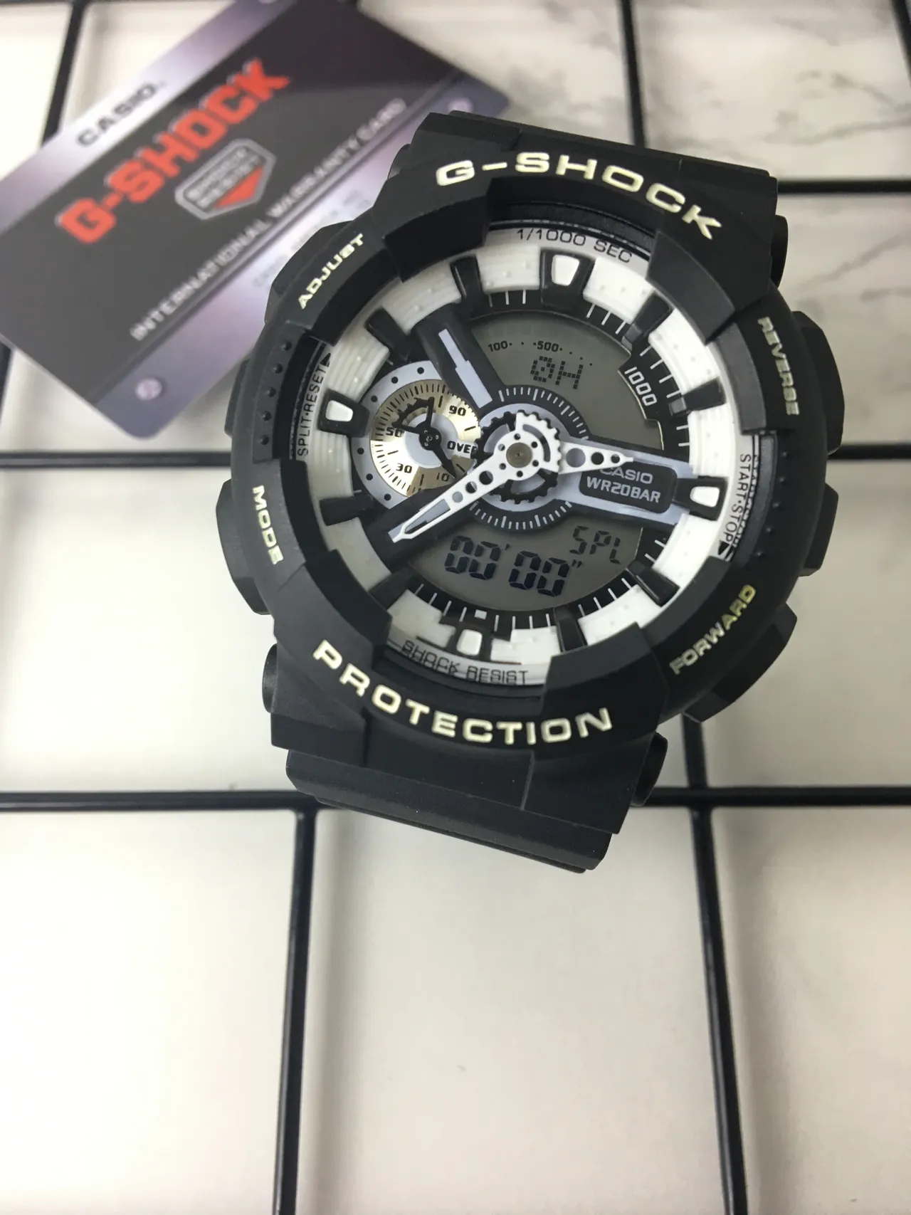 Casio G-Shock GA-110 काला और सफेद स्पोर्ट्स वॉच 2