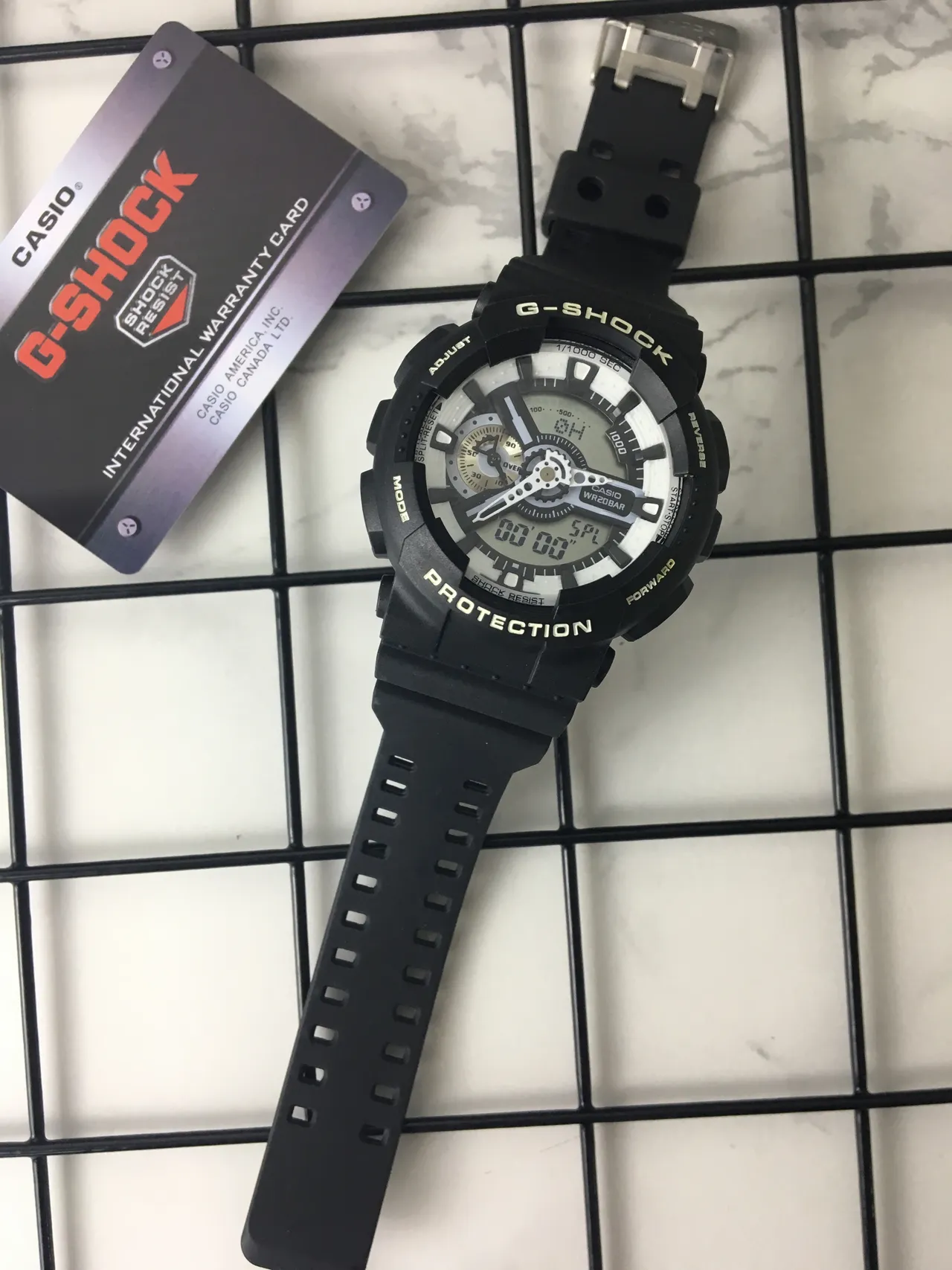 Casio G-Shock GA-110 काला और सफेद स्पोर्ट्स वॉच 6