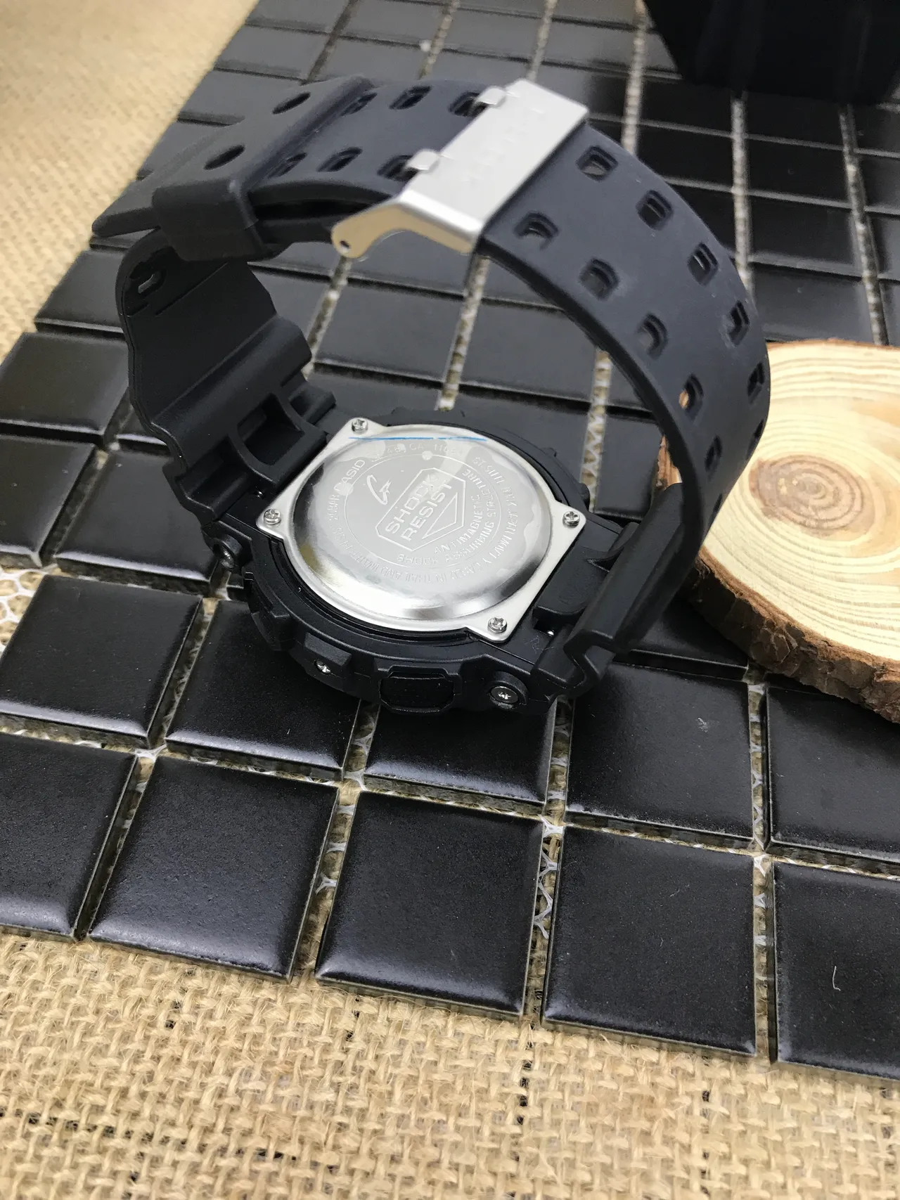 Casio G-Shock GA-110 काला और सफेद स्पोर्ट्स वॉच 7