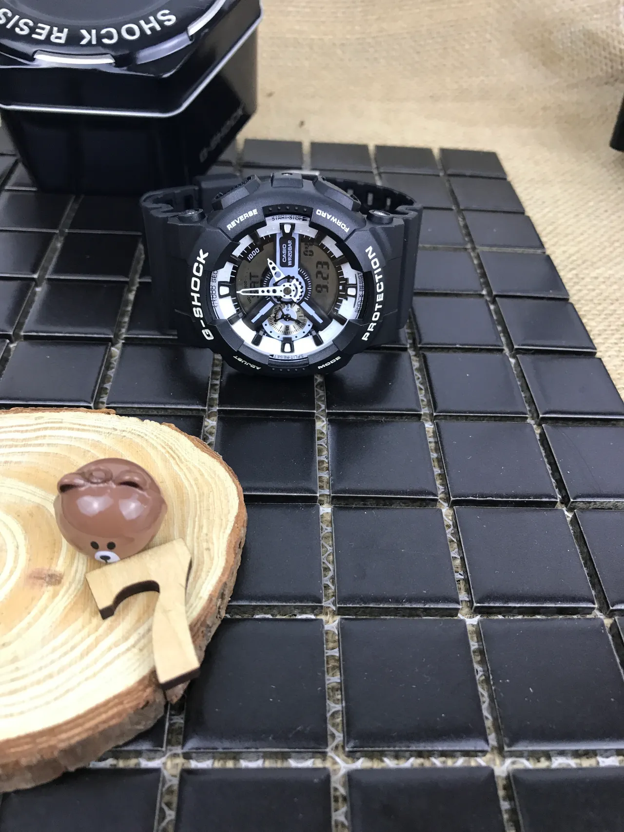 Casio G-Shock GA-110 काला और सफेद स्पोर्ट्स वॉच 8
