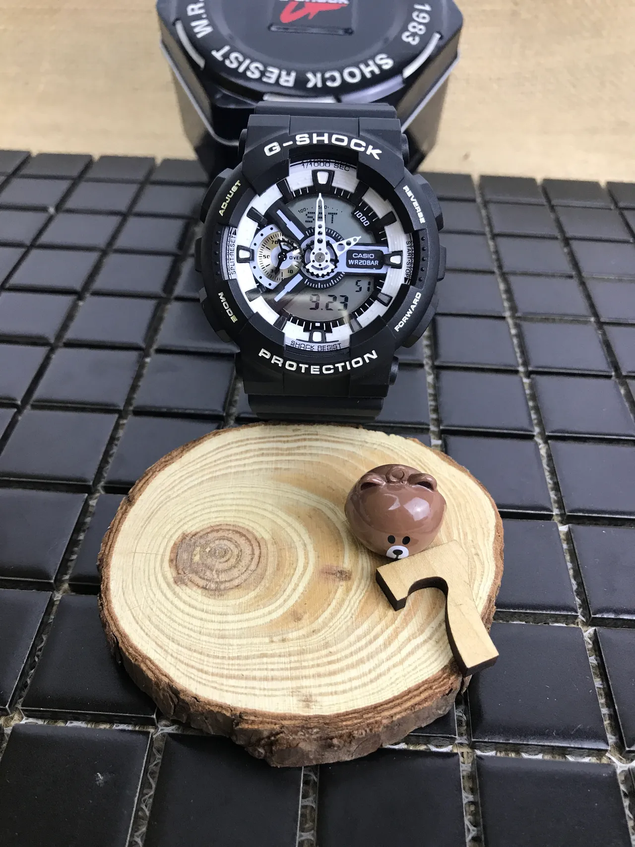 Casio G-Shock GA-110 काला और सफेद स्पोर्ट्स वॉच 10
