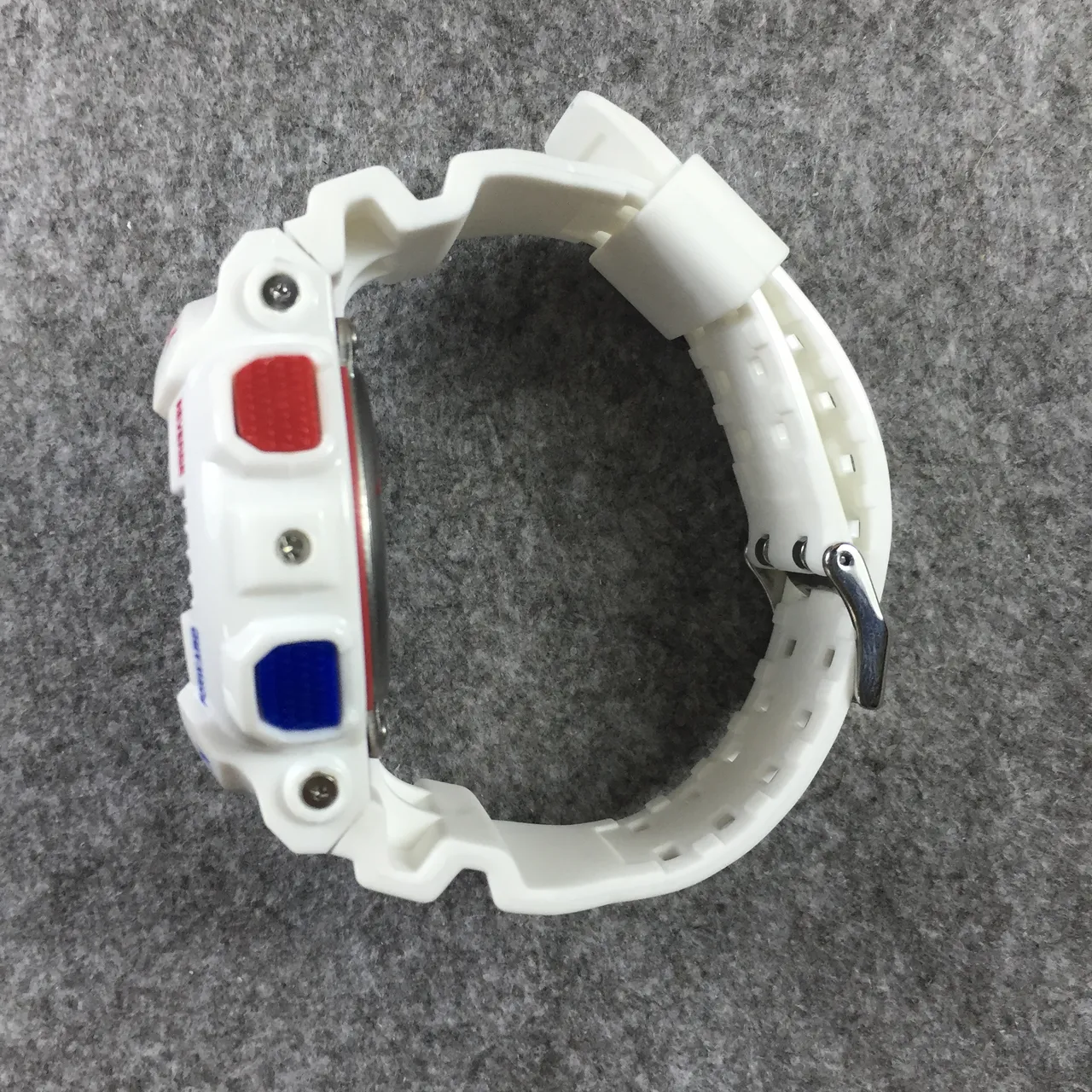 Casio G-Shock GA-110 白红蓝运动手表 11
