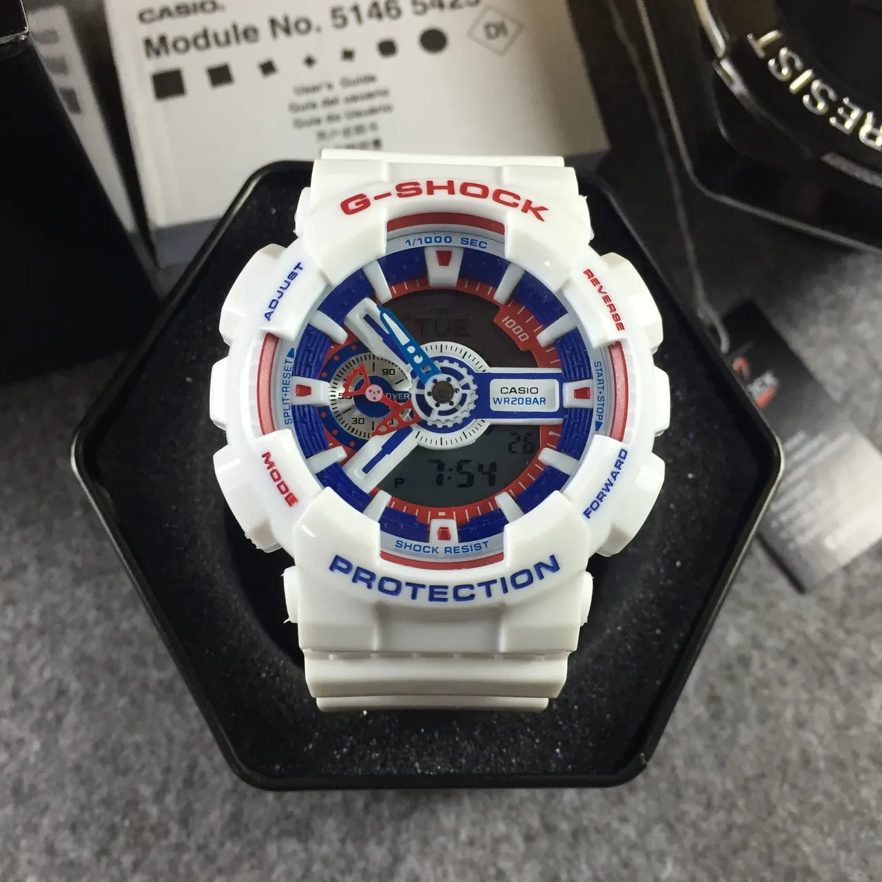 Casio G-Shock GA-110 白红蓝运动手表 12