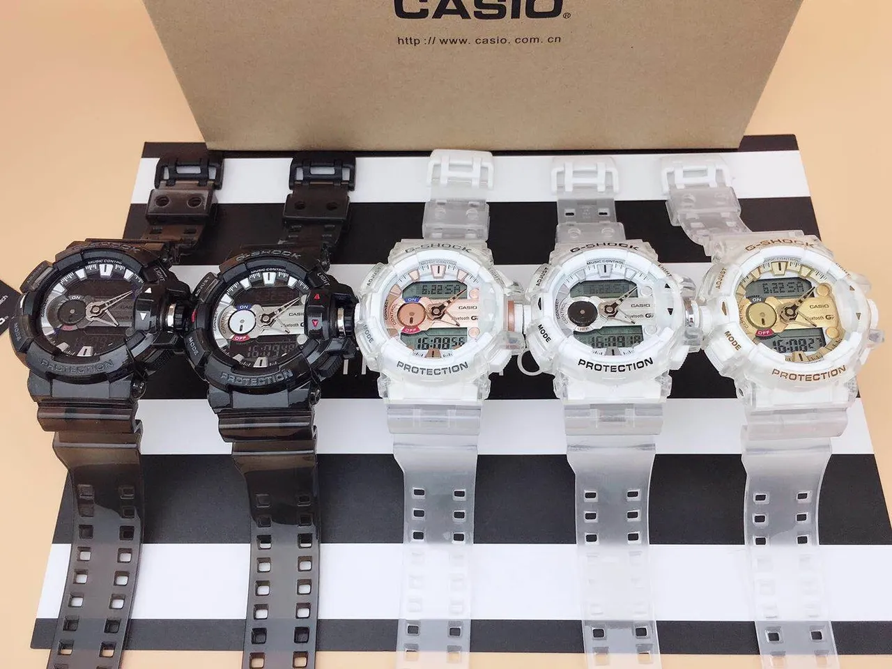 Casio G-Shock GA-B2100 पारदर्शी सफेद और सोने का खेल घड़ी 2
