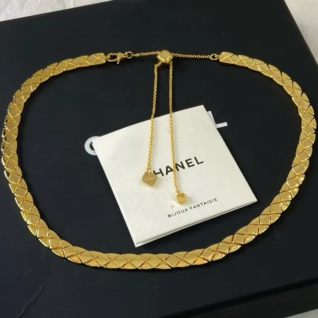 Chanel Bijoux Fantaisie Colar Choker com eslabões de diamante em ouro dourado matelassê 6