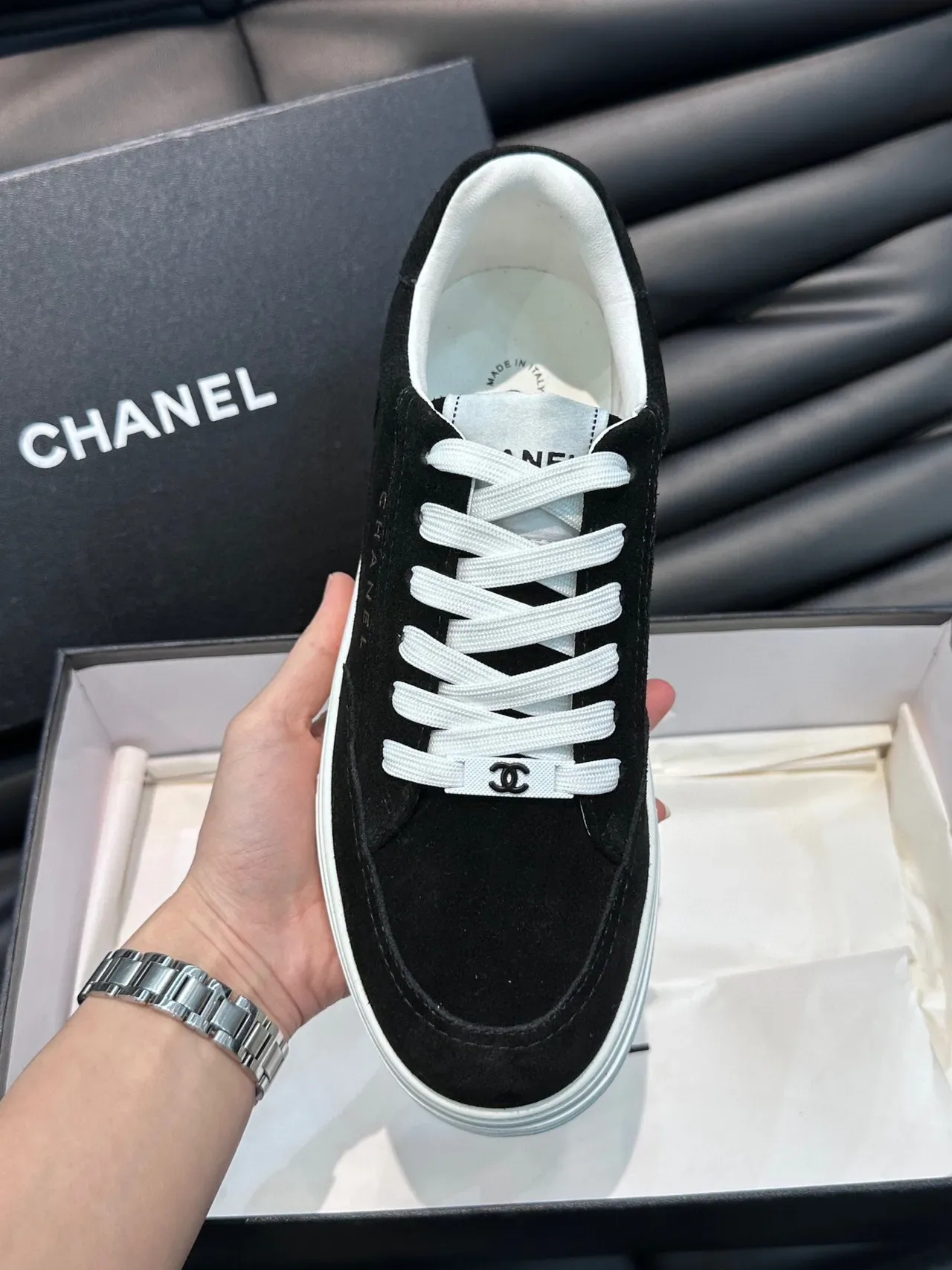 Chanel Sneakers Lifestyle en Daim Noir 7