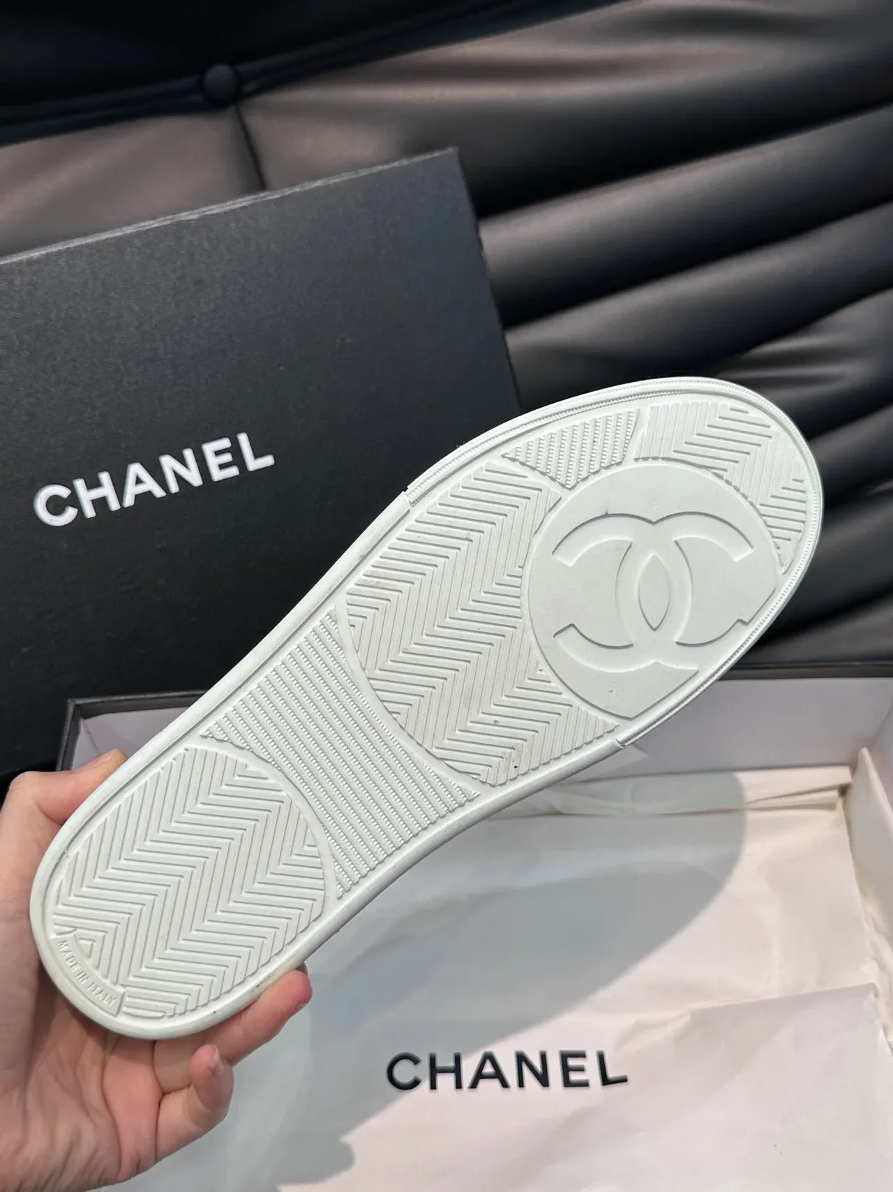 Chanel Sneakers Lifestyle en Daim Noir 9
