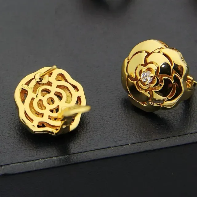 Chanel Camellia 金色花朵镂空金属耳环 2