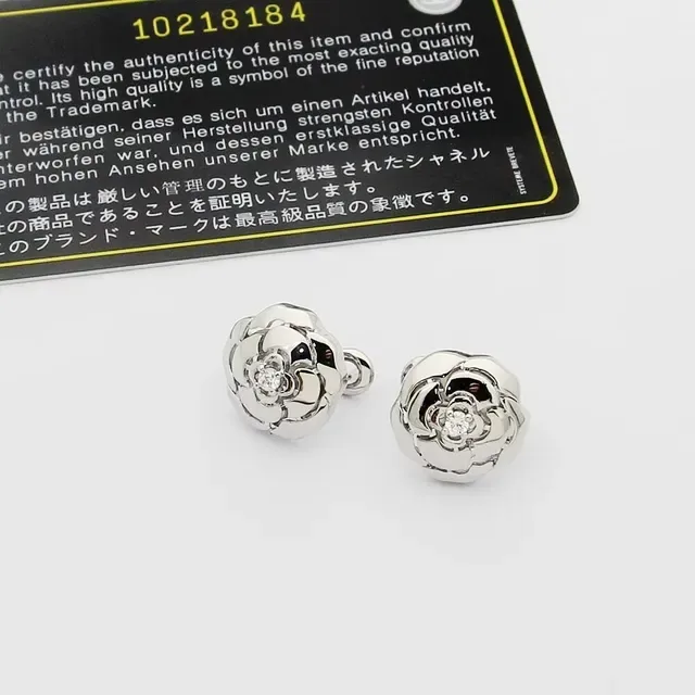 Chanel Camellia 金色花朵镂空金属耳环 3
