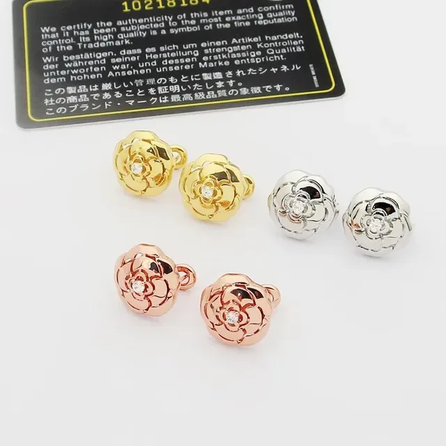 Chanel Camellia 金色花朵镂空金属耳环 8