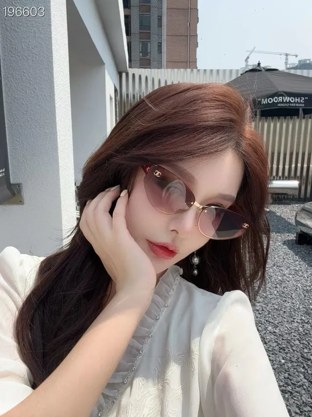 Chanel Cat-Eye Gradient Lens Gafas de sol 2