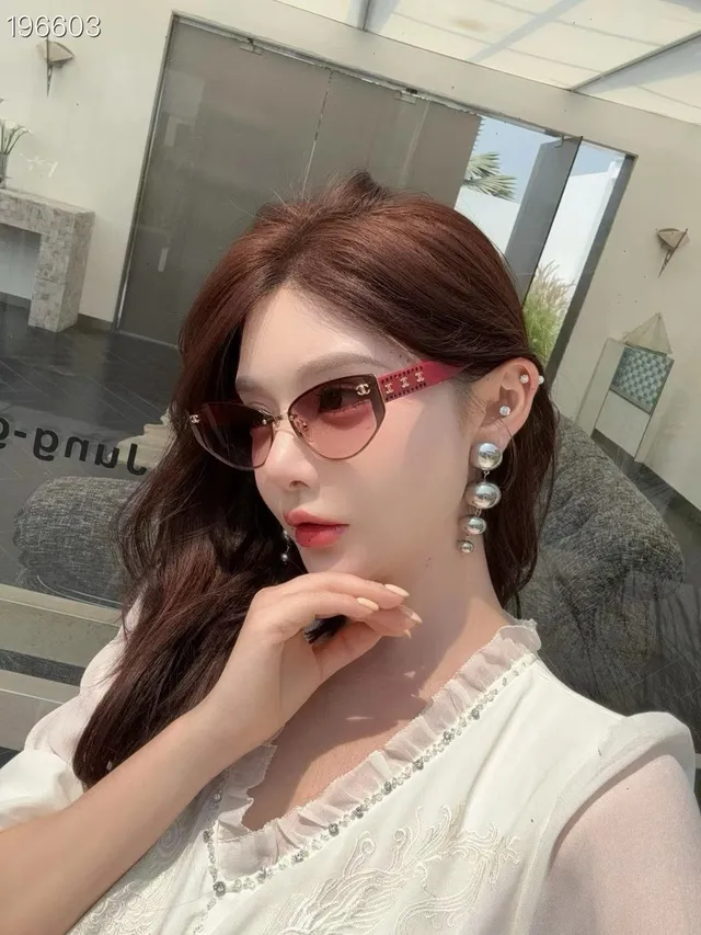 Chanel Cat-Eye Gradient Lens Gafas de sol 4