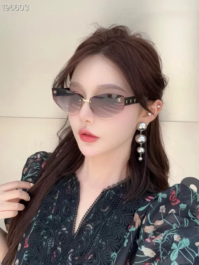 Chanel Cat-Eye Gradient Lens Gafas de sol 8