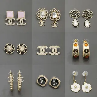Chanel CC Logo أقراط لؤلؤيات وكريستال