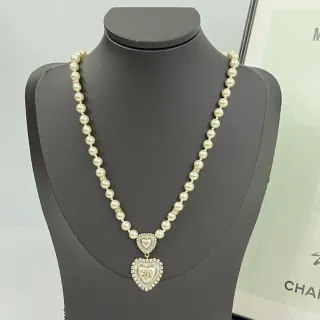 Chanel Coeur Beige قلادة فضية لؤلؤ سلسلة قلب مزدوجة