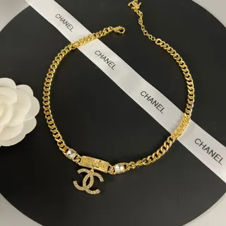 Chanel قلادة ذهبية سلسلة كيرب كريستال CC معلقة تشوكر