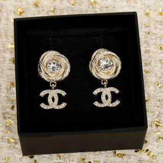 Chanel أقراط ذهبي فضي ملتفة حلزونية أعلى Pavé كريستال CC Logo