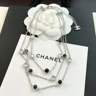 Chanel मल्टी-स्ट्रैंड क्रिस्टल और CC Logo नेकलेस