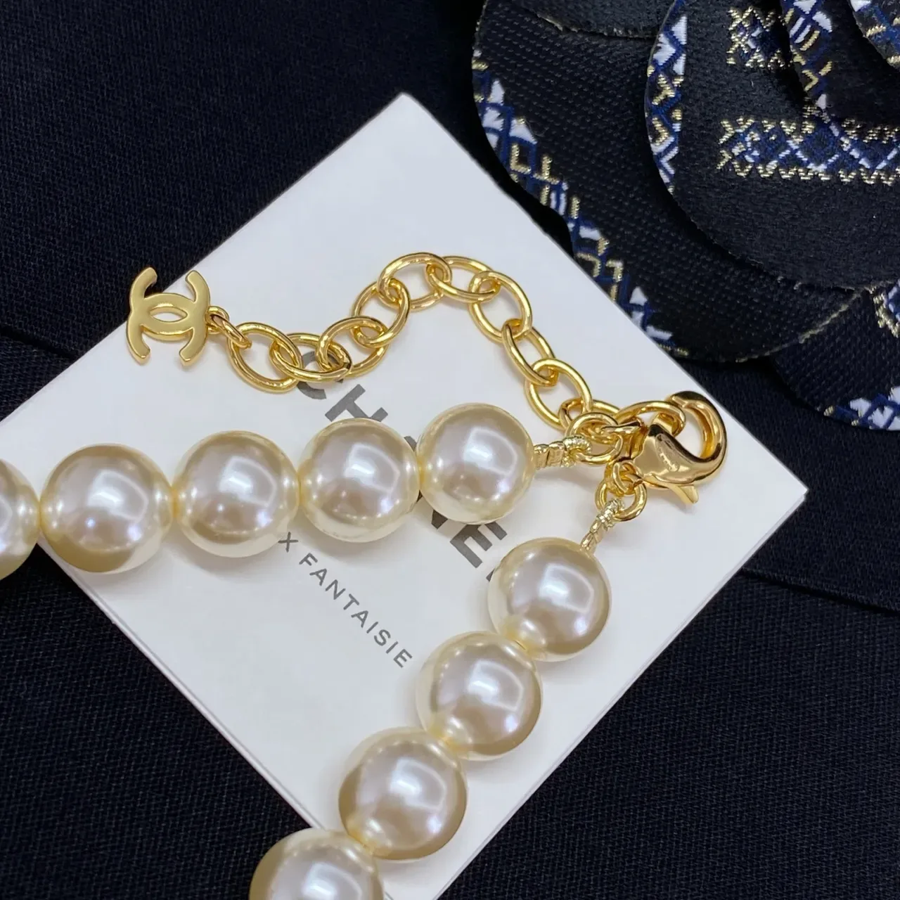 Chanel قلادة لؤلؤ وخرز ذهبي اللون 6