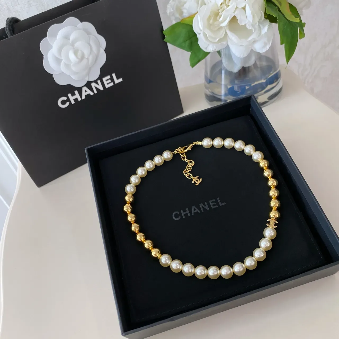 Chanel قلادة لؤلؤ وخرز ذهبي اللون 9
