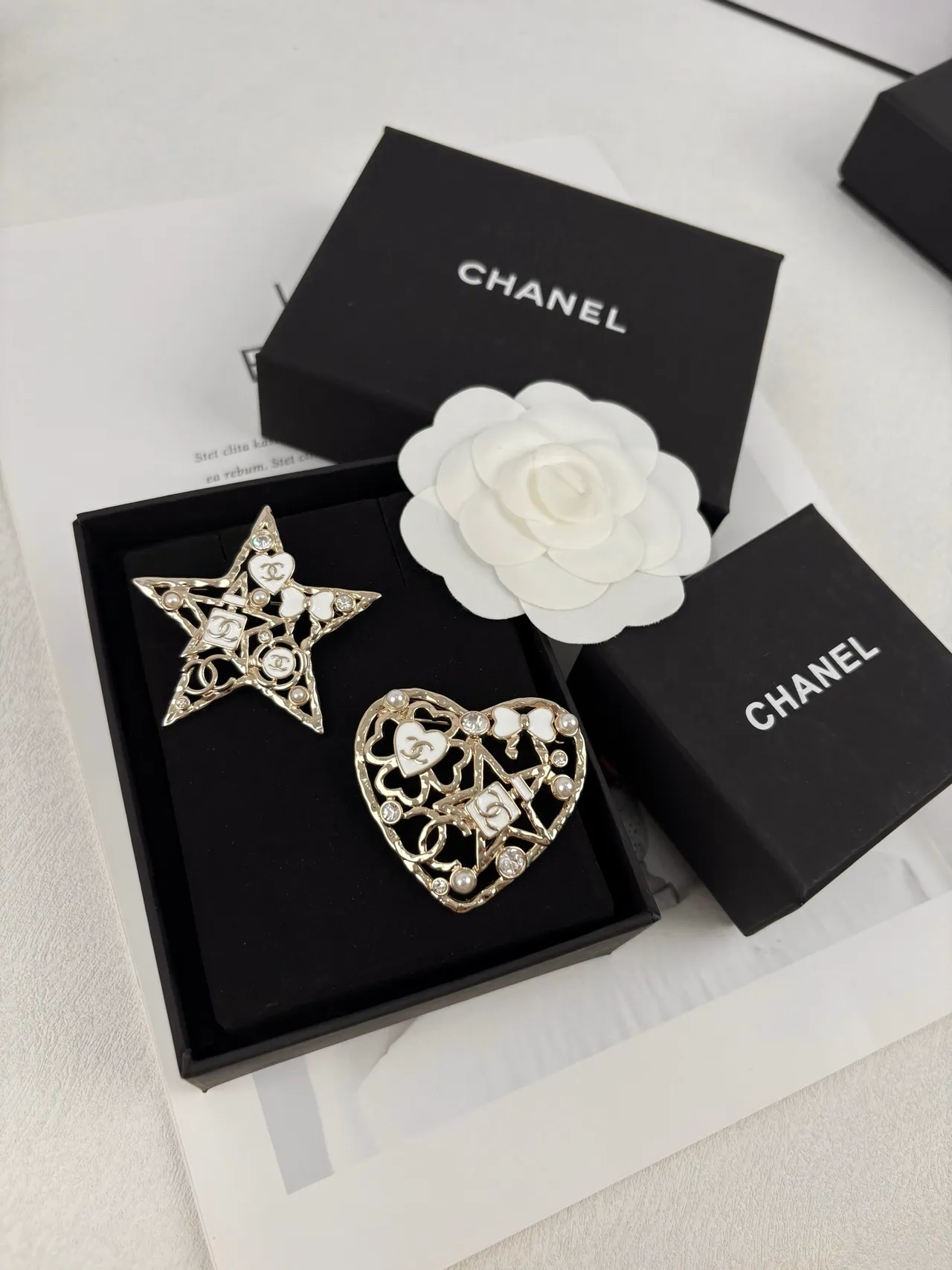 Chanel broche étoile broche en métal blanc doré 7
