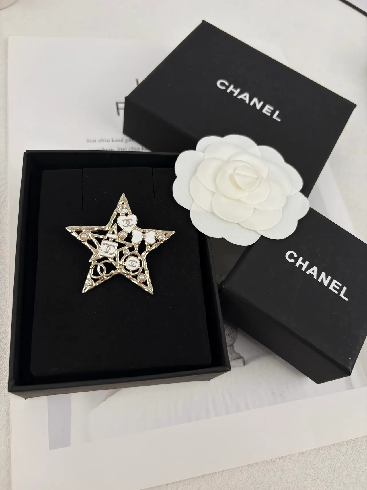 Chanel broche étoile broche en métal blanc doré 10