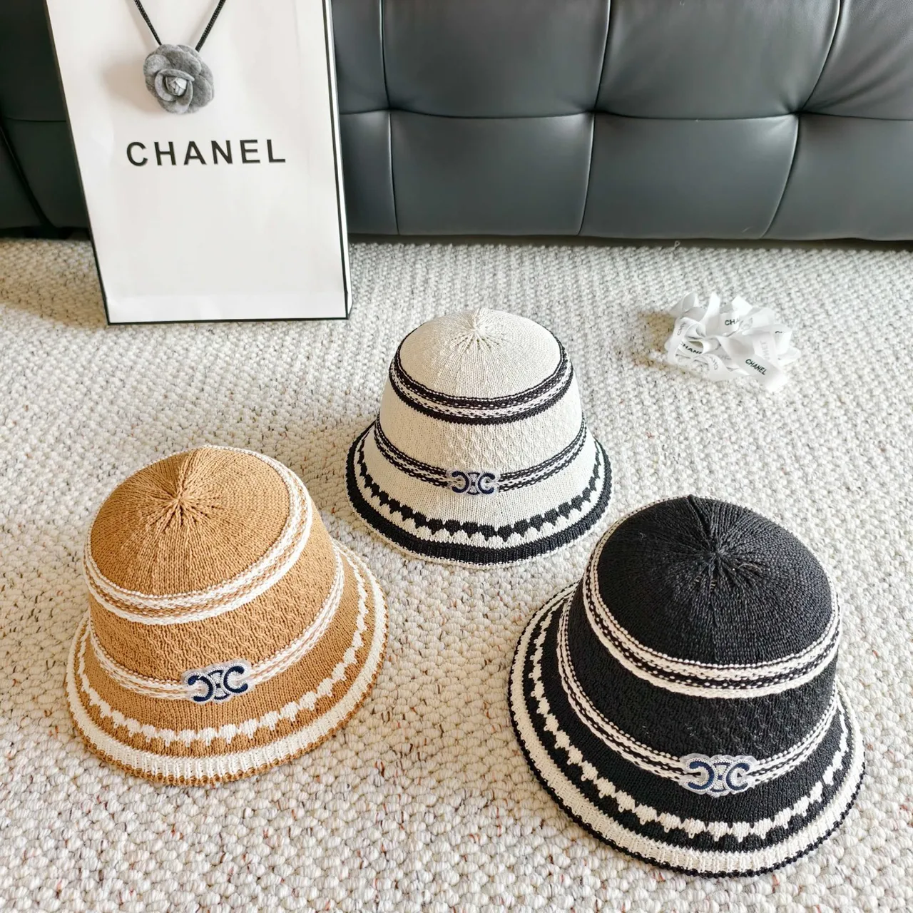 Chanel rayado tejido CC Logo sombrero bucket 2