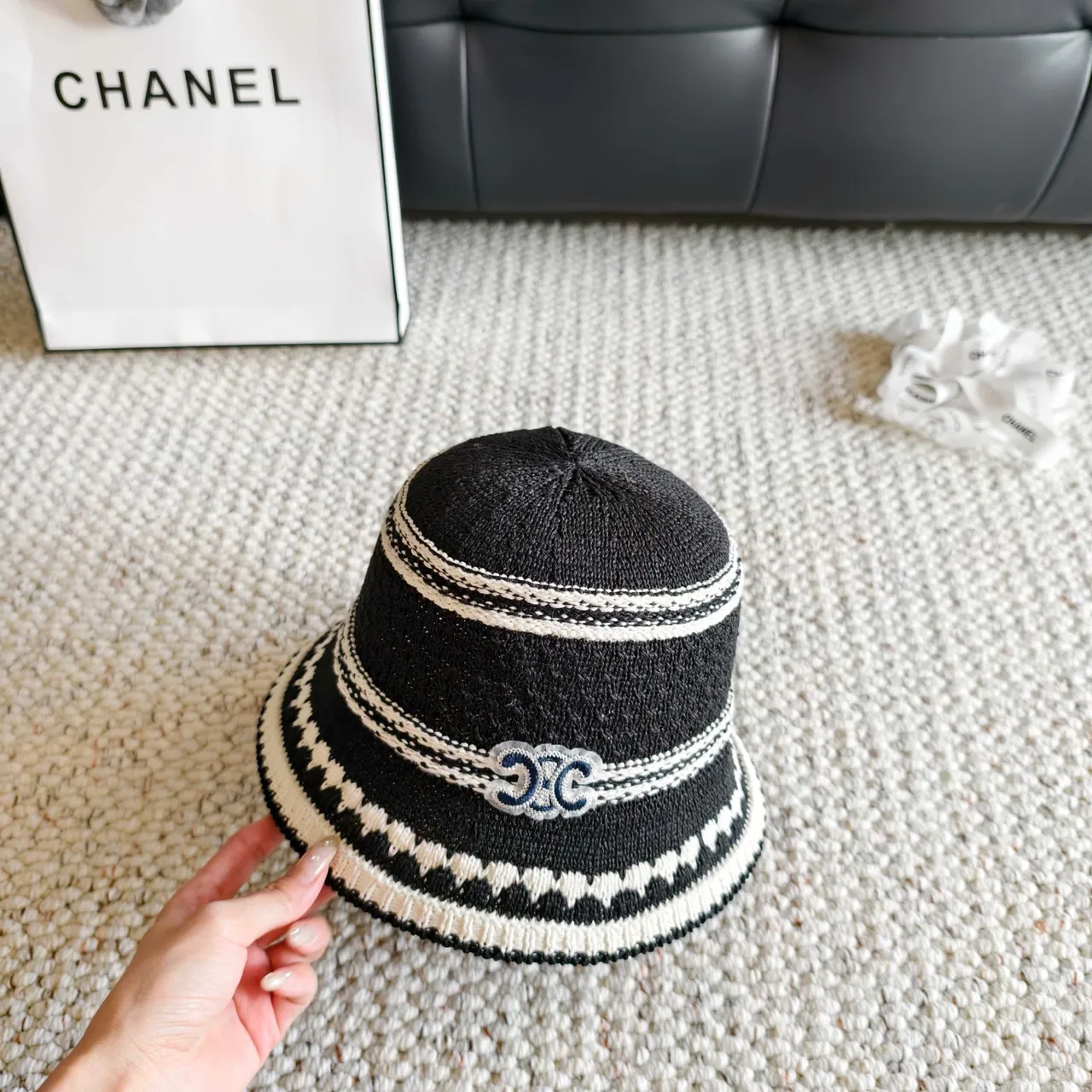 Chanel rayado tejido CC Logo sombrero bucket 6