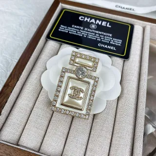 Chanel व्हाइट गोल्ड परफ्यूम-बोतल शेप्ड क्रिस्टल-एन्क्रस्टेड ब्रोच