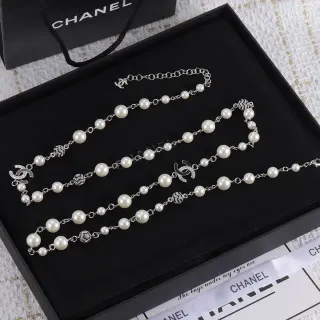 Chanel 白色银色珍珠链条互锁 CC Logo 项链