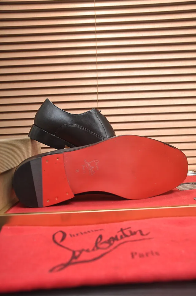 Christian Louboutin Zapatos Oxford con punta de tapa negra 3