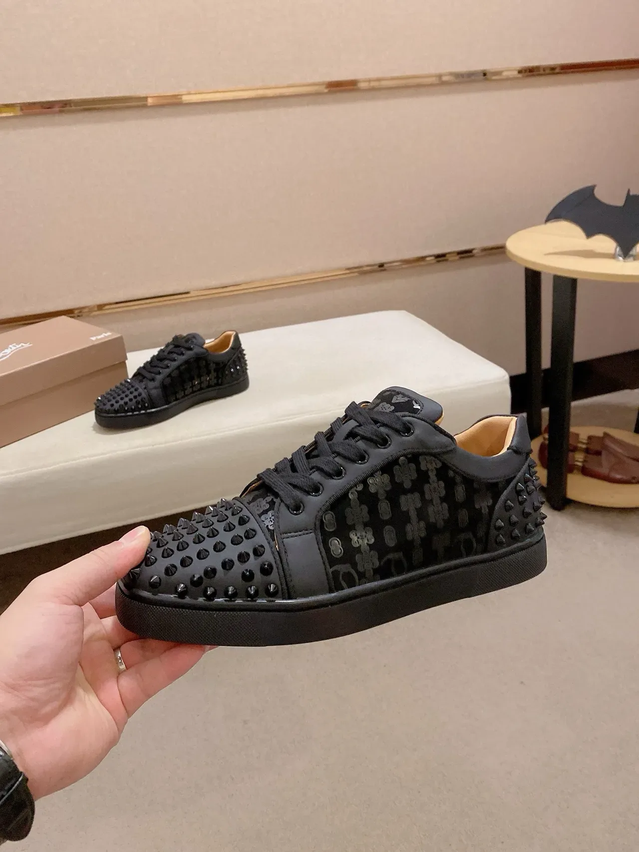 Christian Louboutin Spike Sneaker Chaussures Lifestyle Monogram Tonal Noir 3