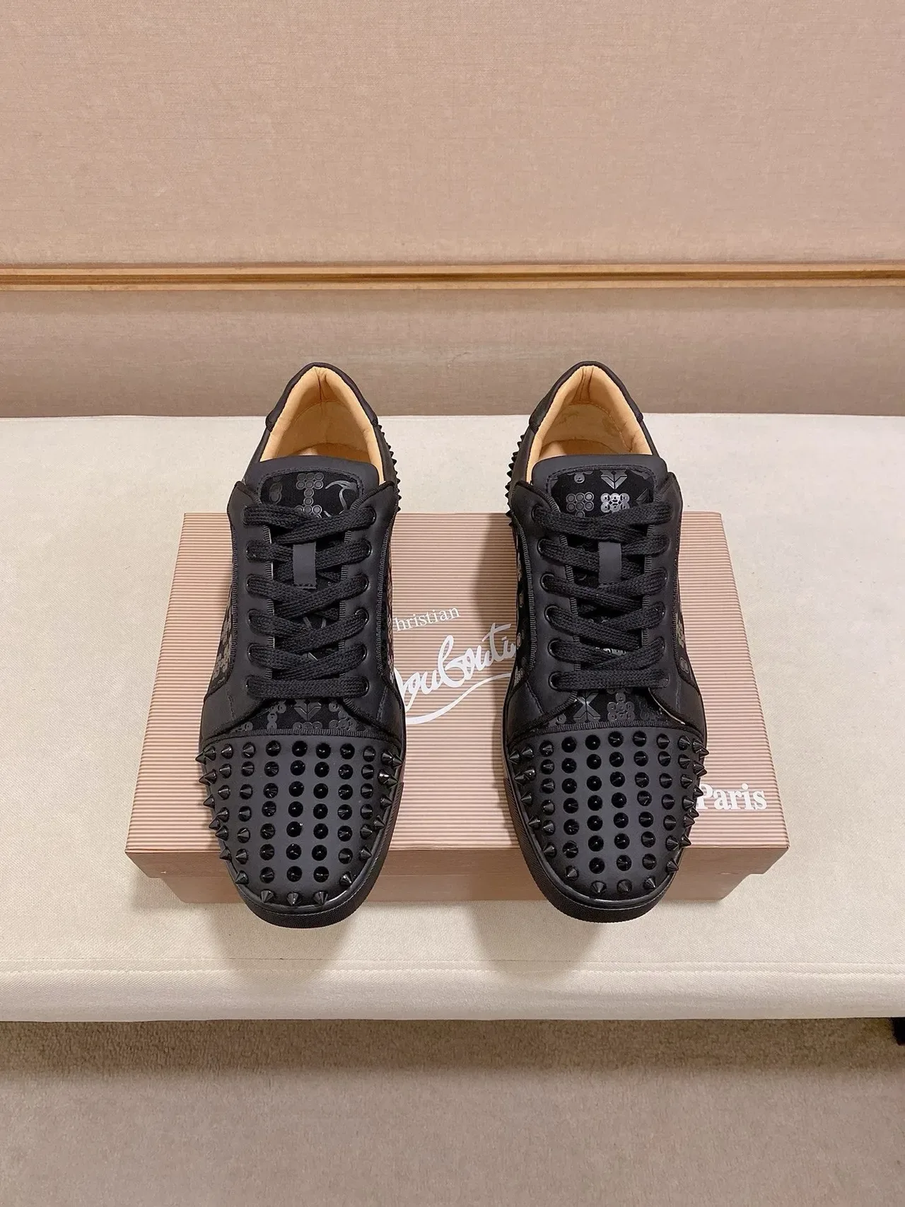Christian Louboutin Spike Sneaker Chaussures Lifestyle Monogram Tonal Noir 7