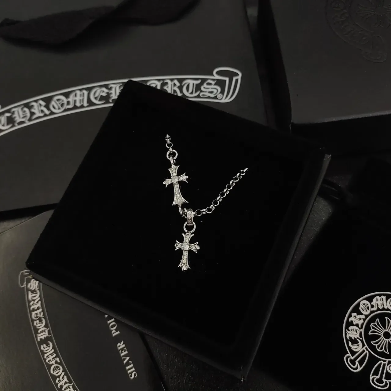 Chrome Hearts Colar com pingente de cruz dupla Pavé 2
