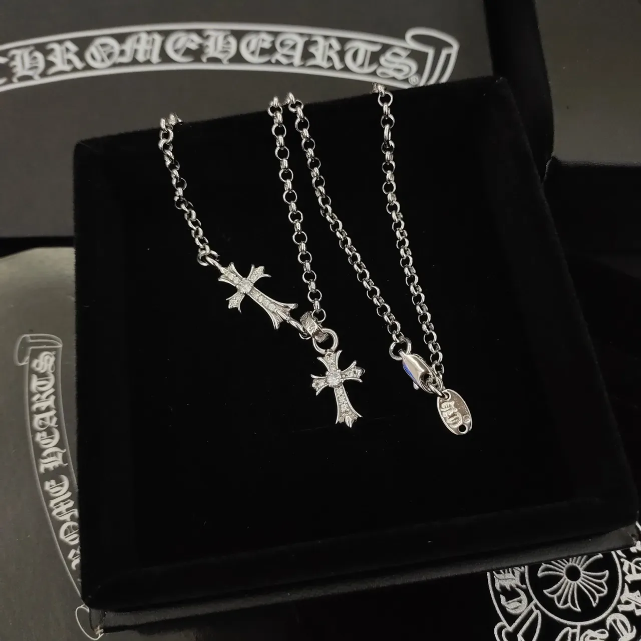 Chrome Hearts Colar com pingente de cruz dupla Pavé 4